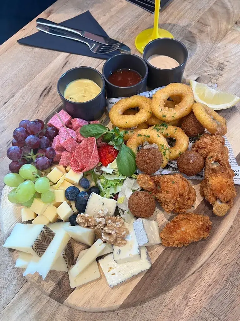 Reverso_Heist-op-den-Berg_slider_image_2