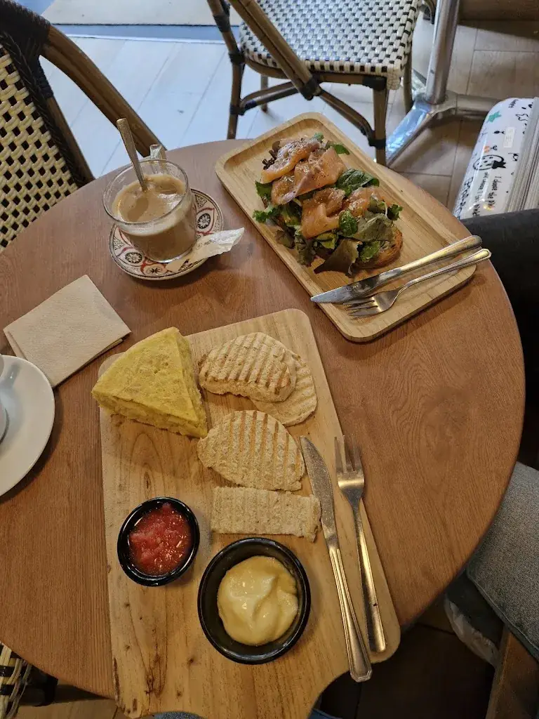 J van Loon_Coffee & Sweets_Herentals_review