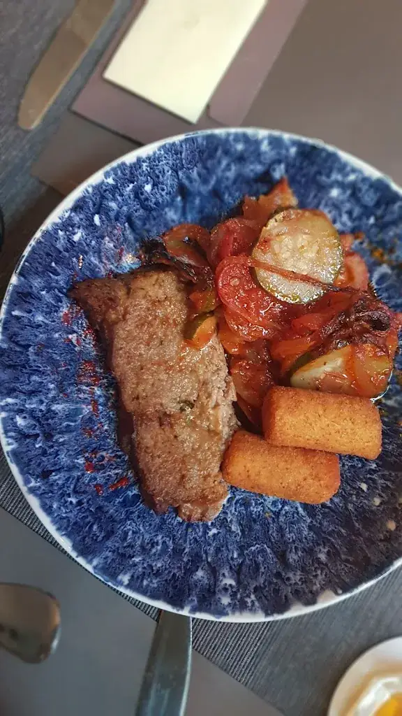 Chloé Schwizgebel_Nieuwhuys_Hoegaarden_review