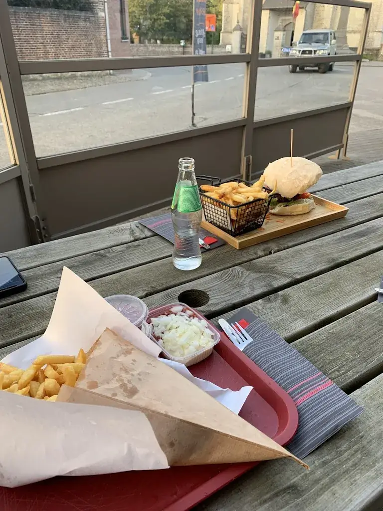 Frituur Friddl_Hoegaarden_slider_image_3