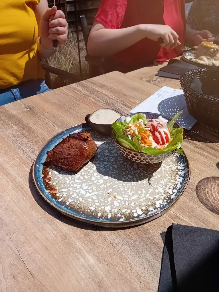 John M_Knechtjeshuis Hoogstraten_Hoogstraten_review