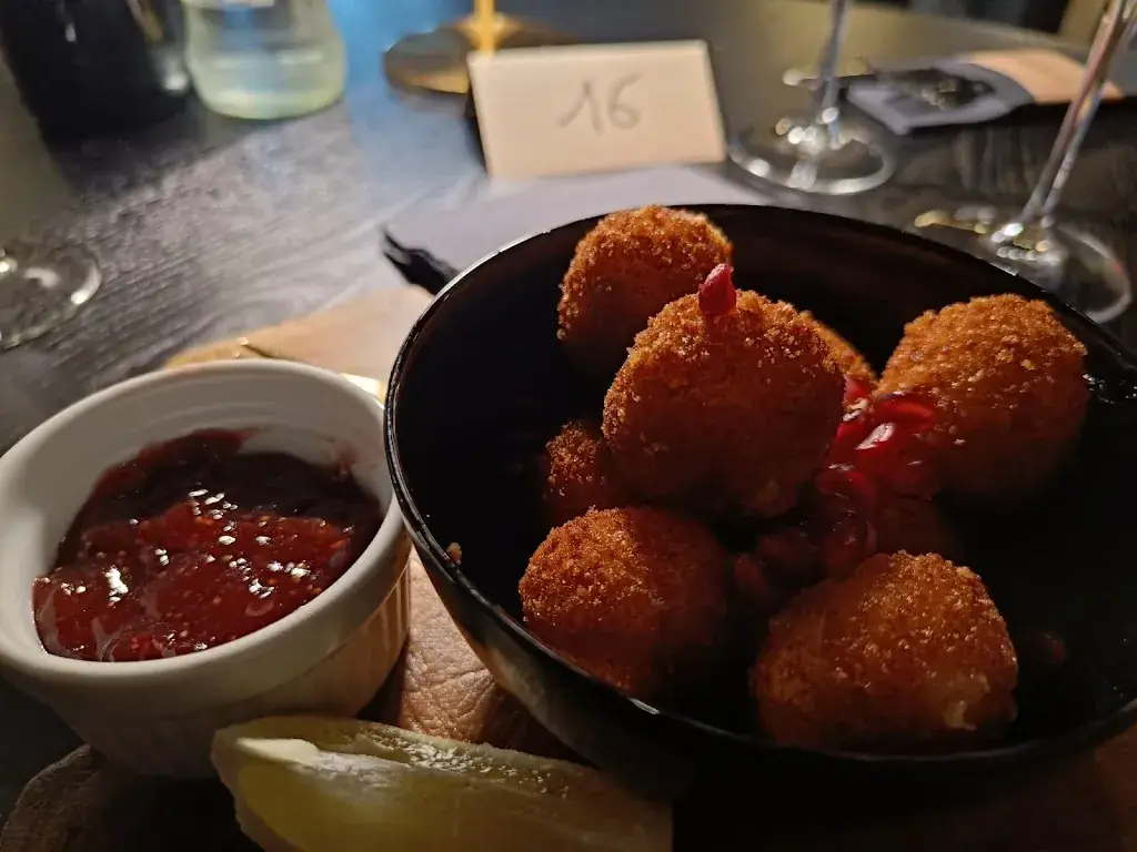 Angel wolf_Het kadaster_Aalst_Bewertung