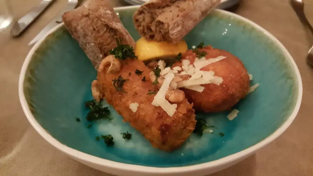 Gerry O'Mahony_A L'Envers_Ieper_review