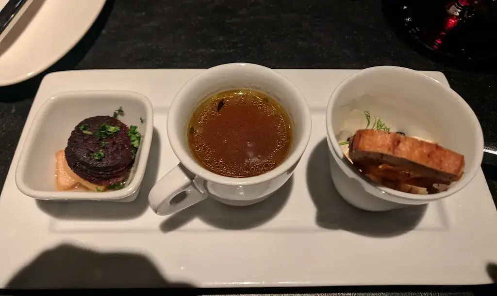 nikhil joseph_De Fonderie_Ieper_reseña