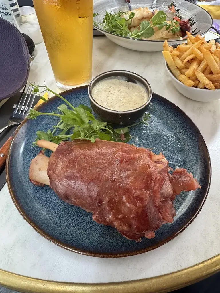 Jim Nikolaidis_De Trompet_Ieper_review