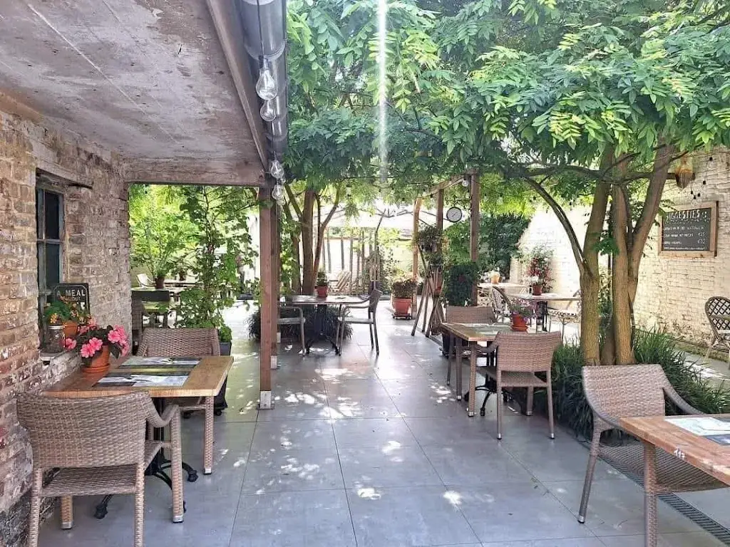 Eethuis De Stadstuin Restaurant in Izegem