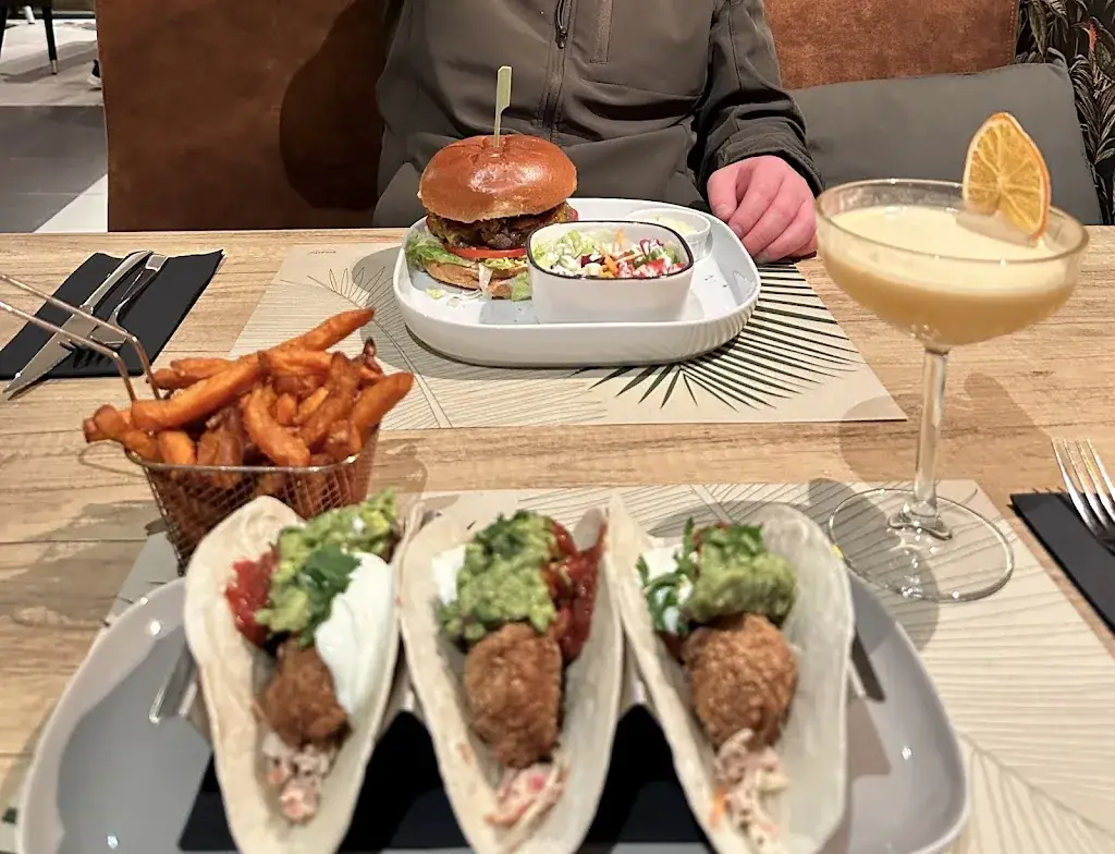 Gina Zyg_CARL'S: Gastrobar_Aalter_review