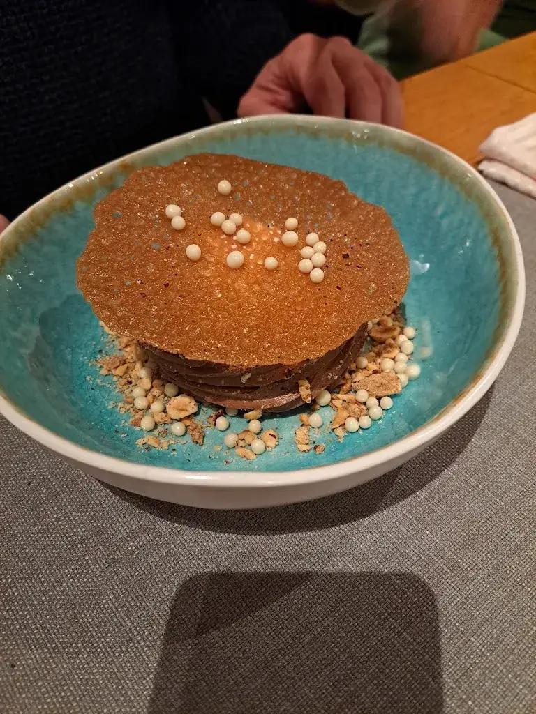 Yue Li_De Nachtegaal bvba_Kapelle-op-den-Bos_reseña