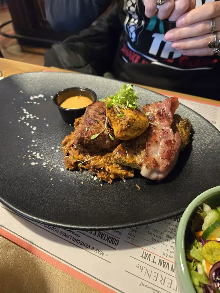 Sofia Zambrana_Oud Oteren_Maaseik_review