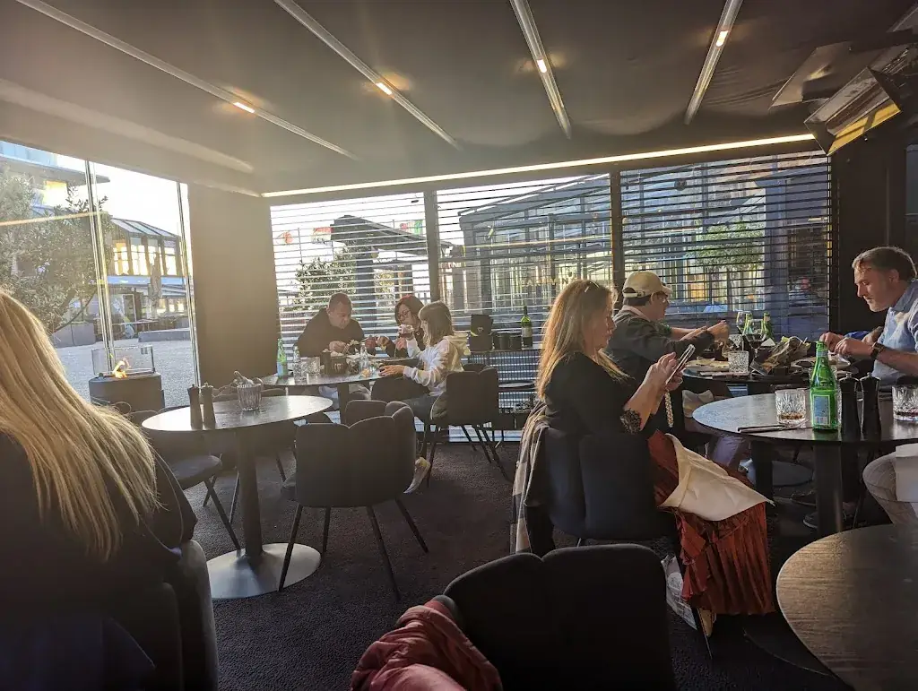 Steve Lahos_Alexandra_Knokke-Heist_review