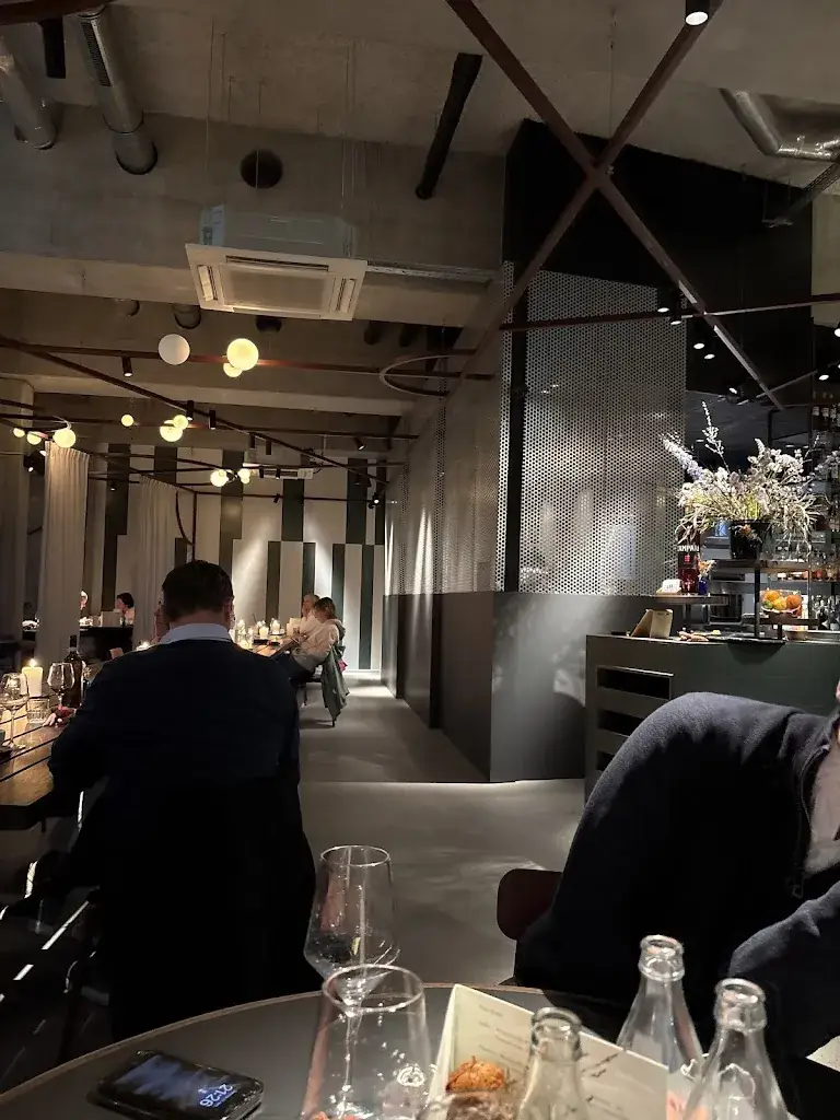 Thomas Hollwedel_L’Abbiocco_Knokke-Heist_reseña