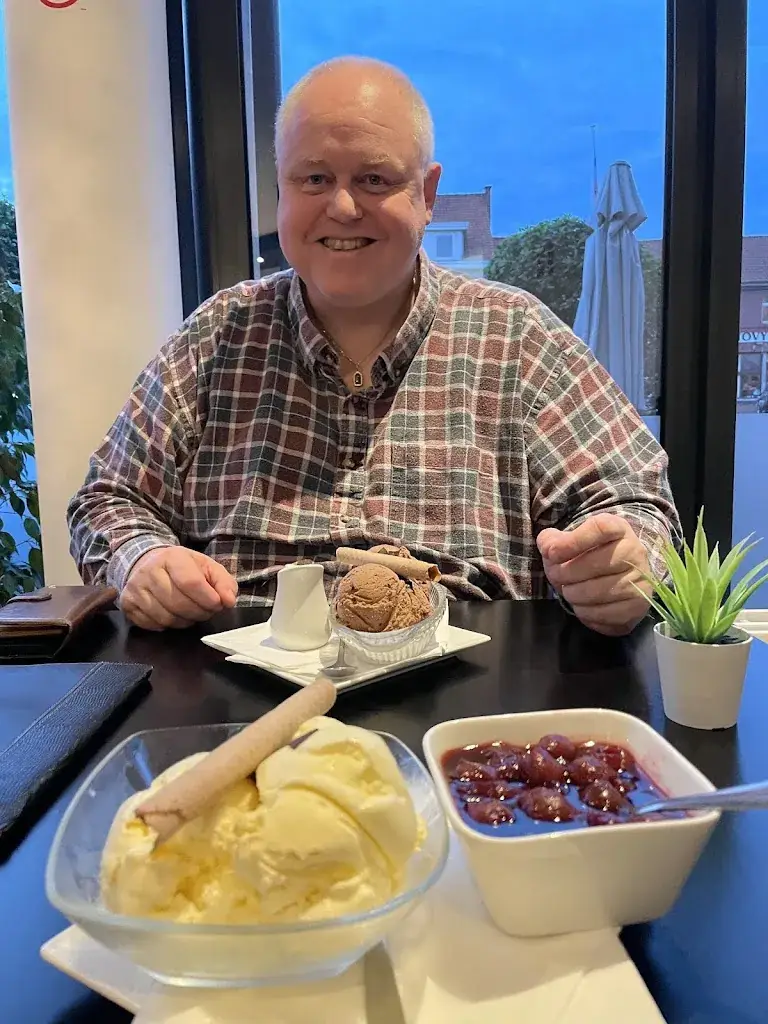 J HOPE WOOZI_Gailly Lunchroom_Kortenberg_avis