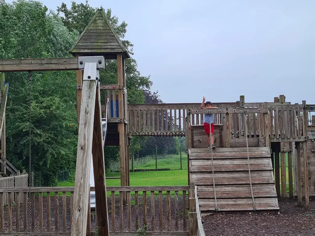 Liz_Pachtgoedhof_Beveren-Kruibeke-Zwijndrecht_reseña