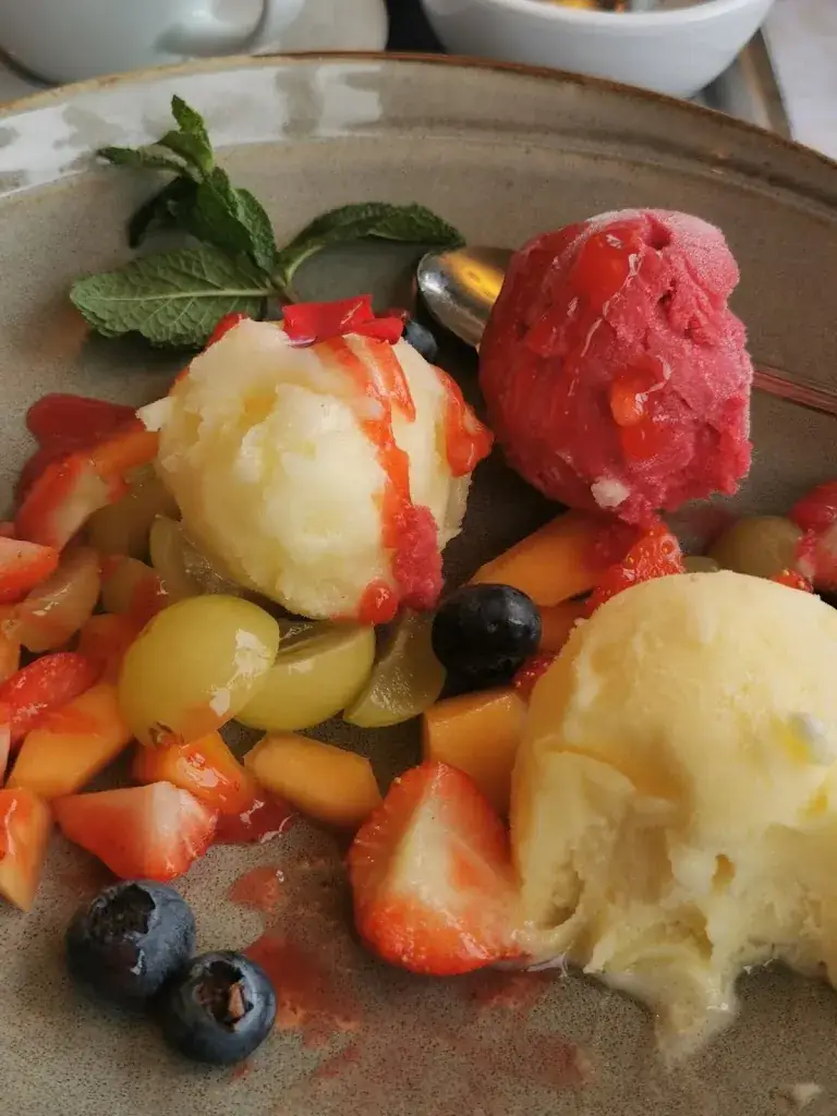 Bloemy Cmc_Berkenhof_Pittem_review