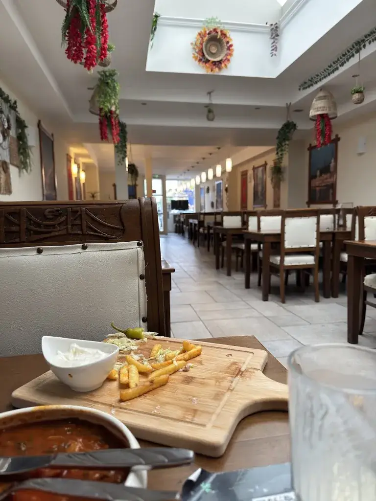 Vlad Dumitru_TABOULEH 2 restaurant مطعم تبوله_Gent_review