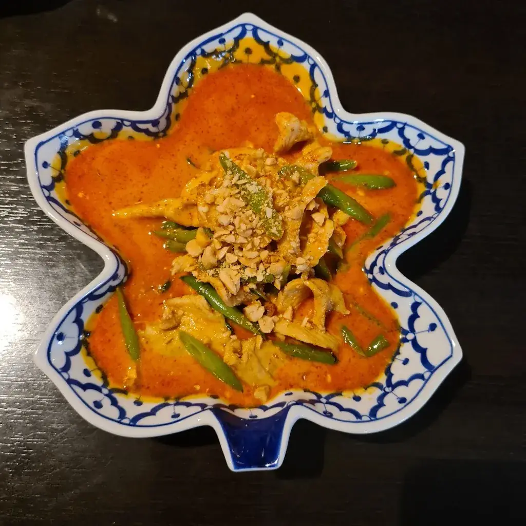 Peter Permentier_Chalom Thai Restaurant_Lede_review