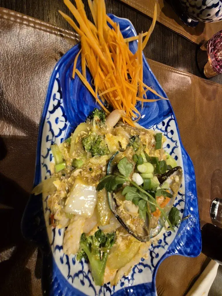 Chalom Thai Restaurant_Lede_slider_image_3