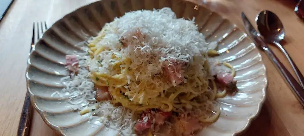 Sophie Huysentruyt_Den Bonten Os_Lede_review