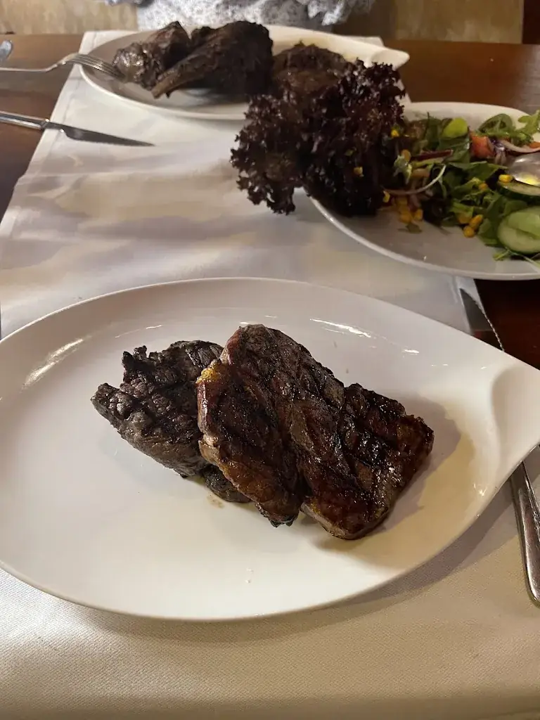 Amalia Guliman_Restaurant Los Argentinos_Lanaken_reseña