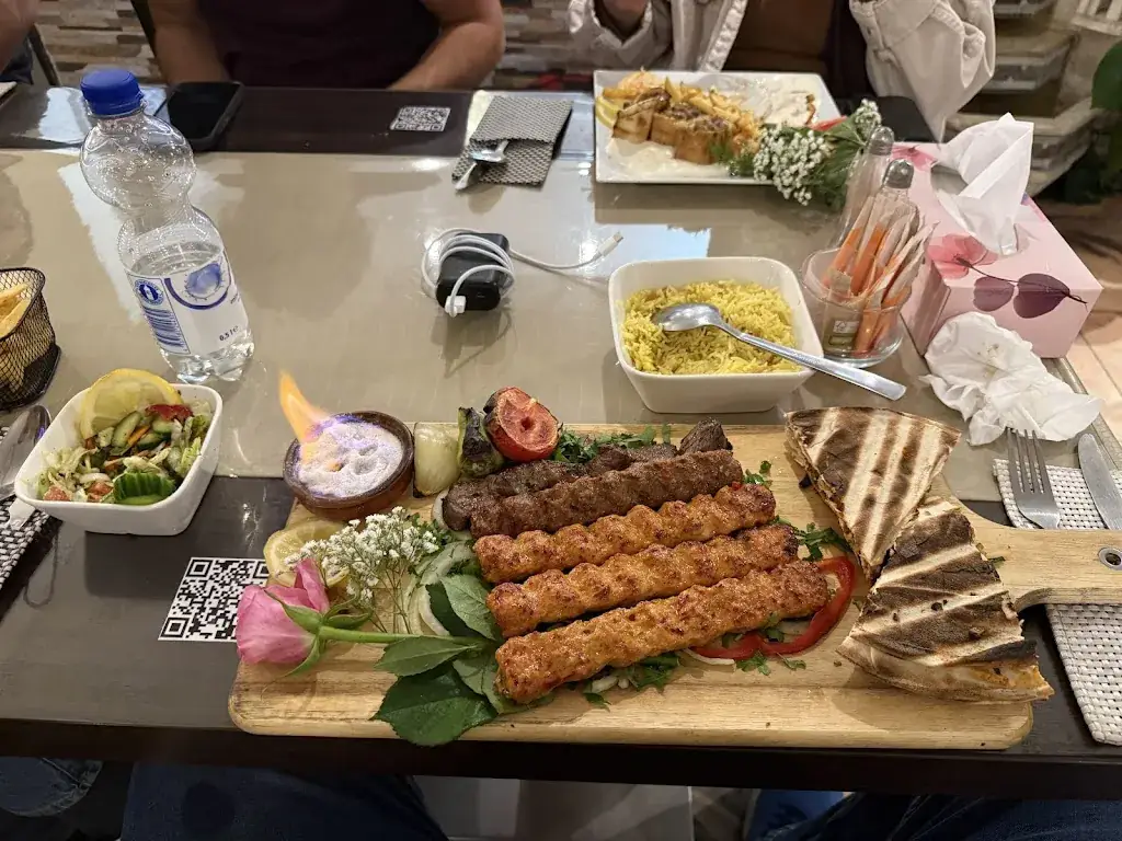 Abdullah Beydoun_Shalal grillroom_Lanaken_reseña