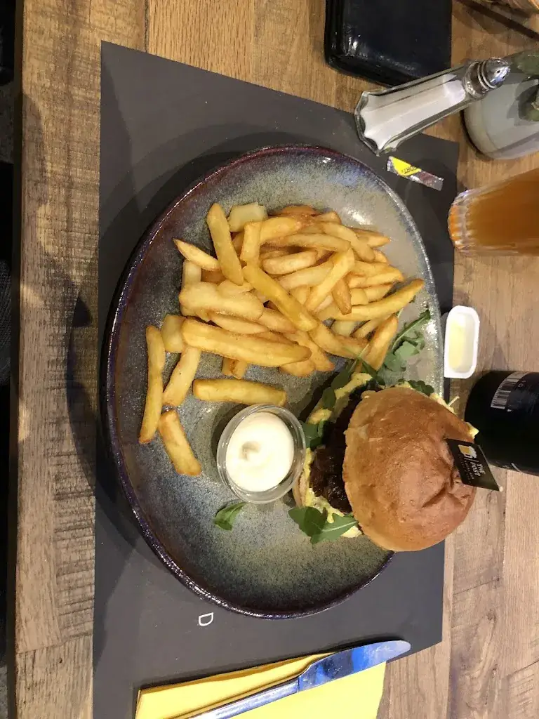 Harry Lecomte_The Post Drinks & Food_Linkebeek_review