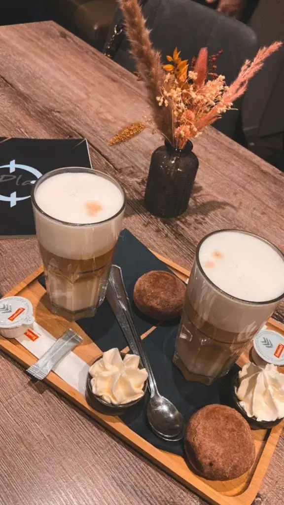 Helen Pos_La Plazza_Leopoldsburg_reseña