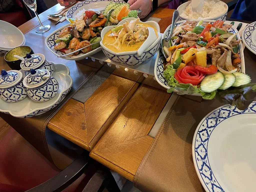 Jionni schoonis_Sawadee_Leopoldsburg_avis