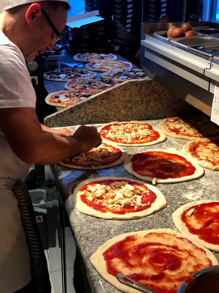 Menu_Pizza Clara_Machelen_image_6