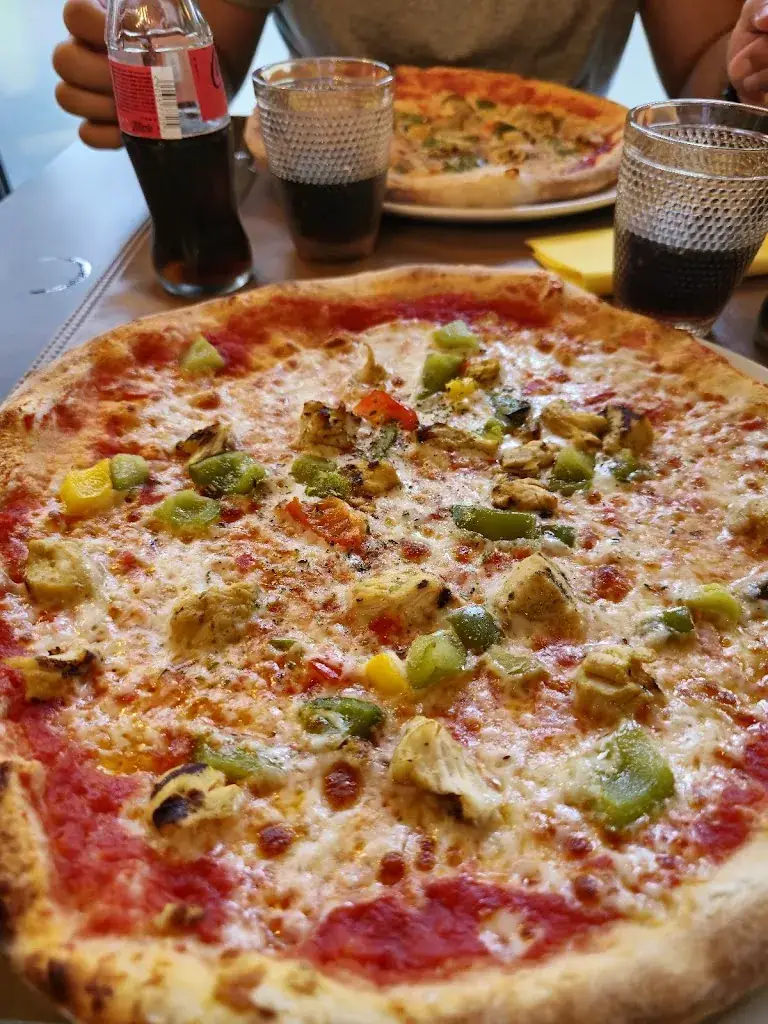 T F_Pizza Clara_Machelen_review