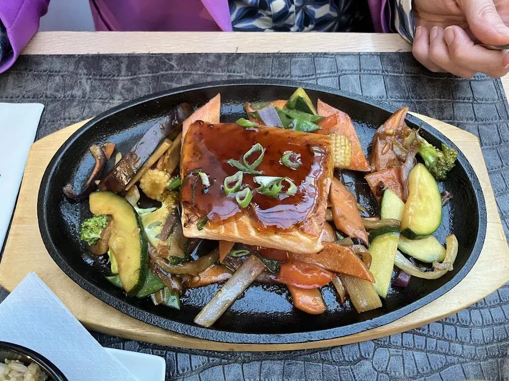 Hanasaki_Lummen_slider_image_3