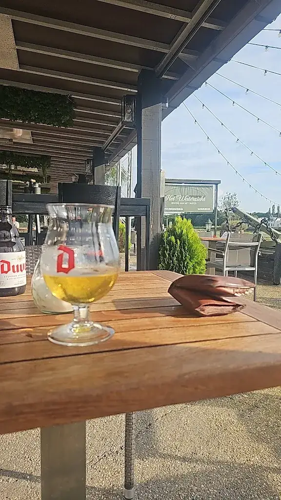 Joey Neven_Het Waterzicht_Lummen_review