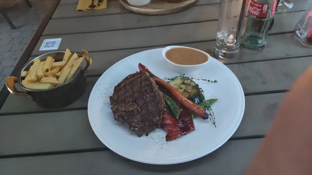 George Ellis_Brasserie Afrit 26_Lummen_avis