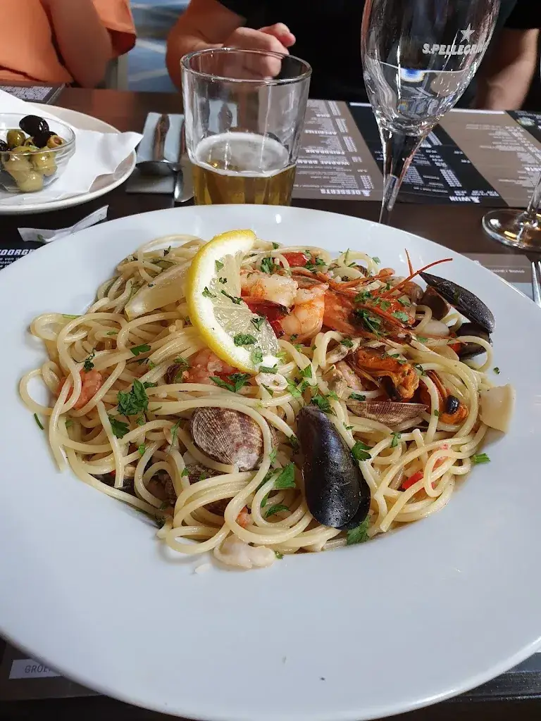 Grand Café Casino_Maasmechelen_slider_image_3