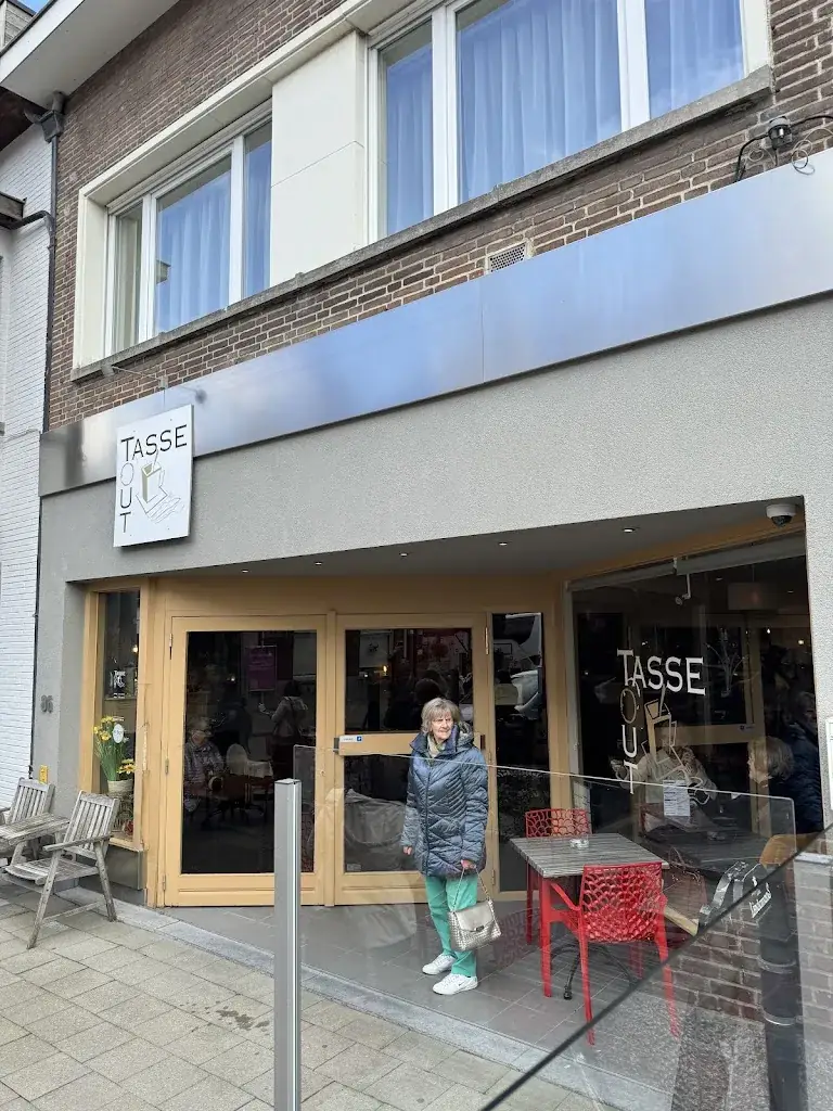 奇幻_Tasse Tout_Maldegem_reseña