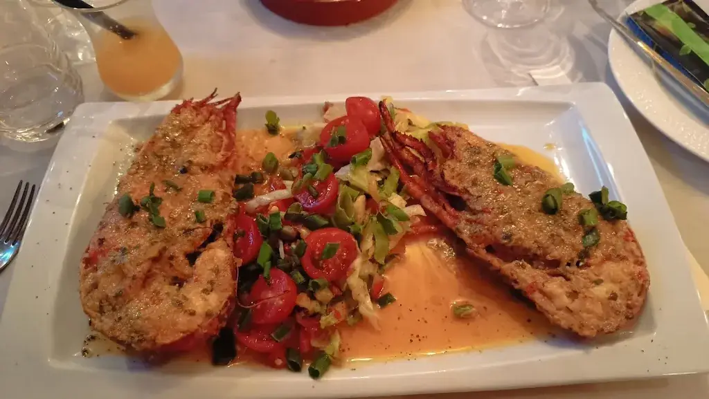 Dario Modena_Mi Media Naranja_Lommel_review