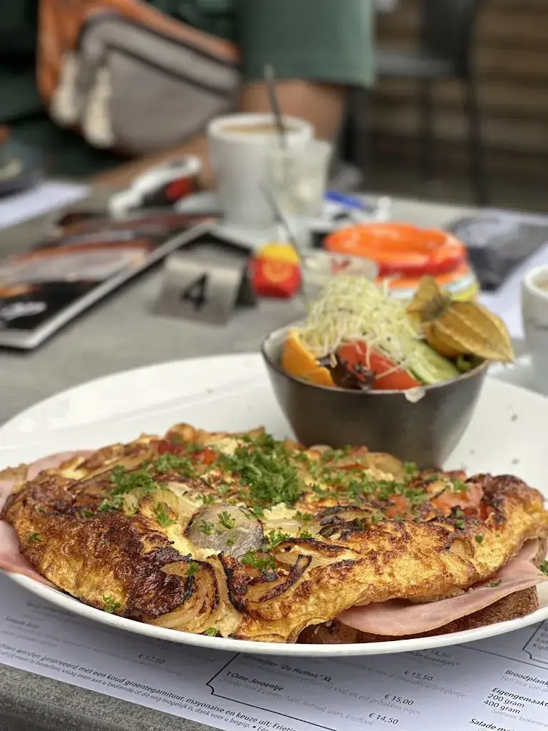 Berk Tezkoşar_Eetcafé De Hutten_Lommel_Bewertung