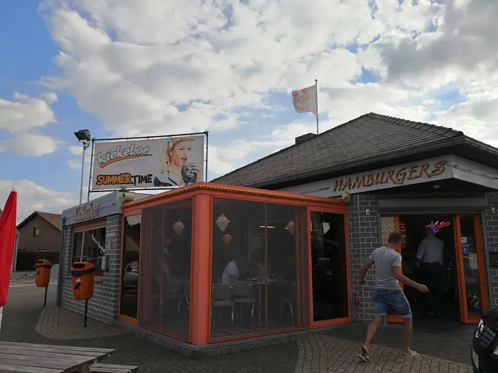 Lyaili Tokhtakhunova_Kiekeboe rock ń roll diner_Lommel_reseña