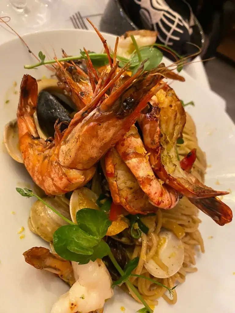 Ellen Wu_Martino_Meerhout_review