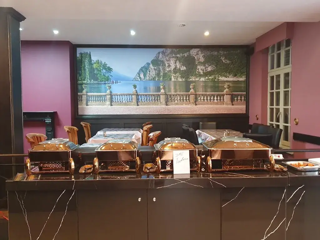 Royal Passage to India_Mol_slider_image_1