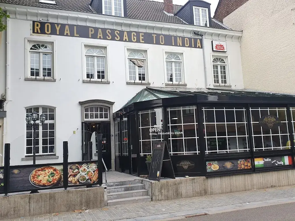 Royal Passage to India_Mol_slider_image_3