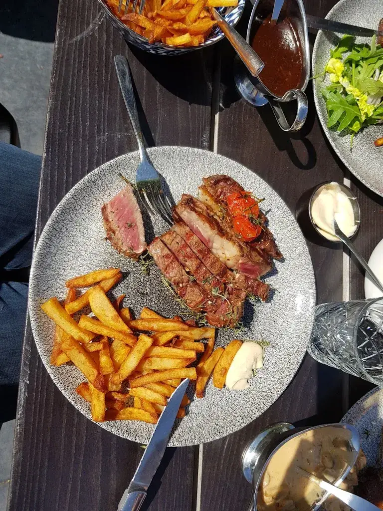 Frank P_La Traverse_Merelbeke-Melle_review