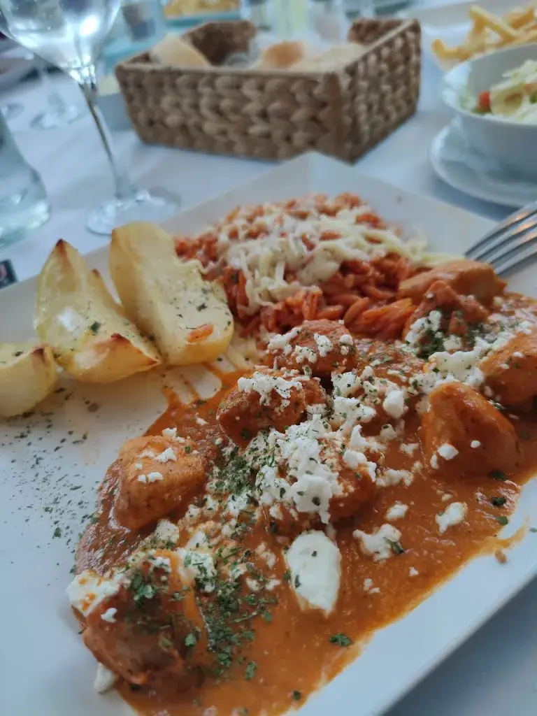 Elaine Debono_Zeus_Aartselaar_review