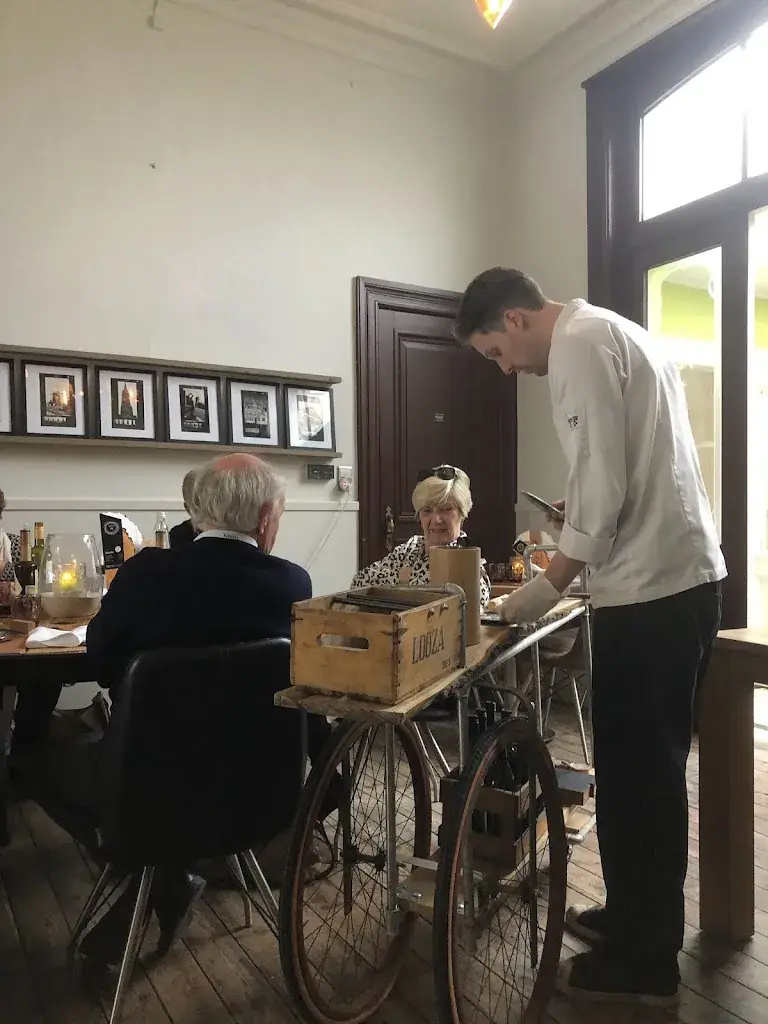 Irena Wierbicka_Bistro M_Arendonk_review