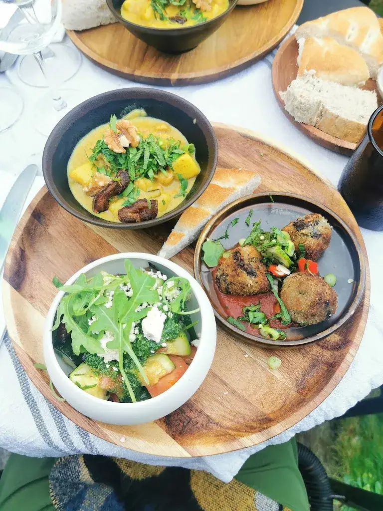 deniz poyraz_De Garderobe_Mortsel_review