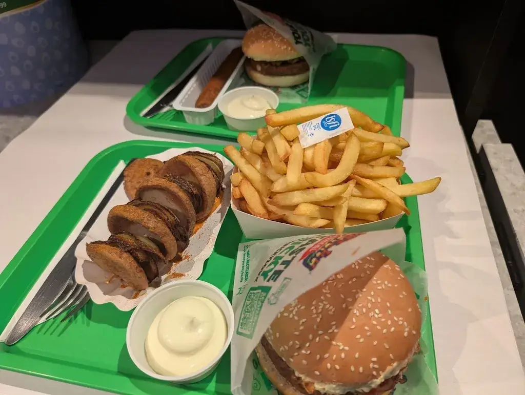 Noor Verstappen_Frituur Riant_Merksplas_review