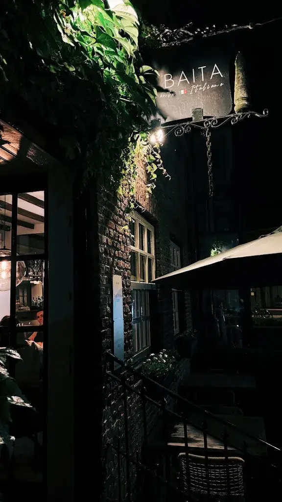 Joachim Veyfeyken_La Baita_Pelt_review