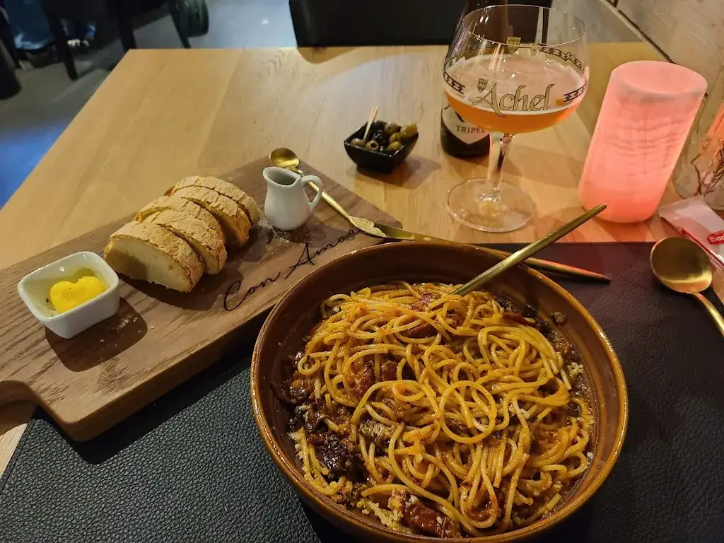 Cameron Fierro_Con Amore Restaurant_Pelt_Bewertung