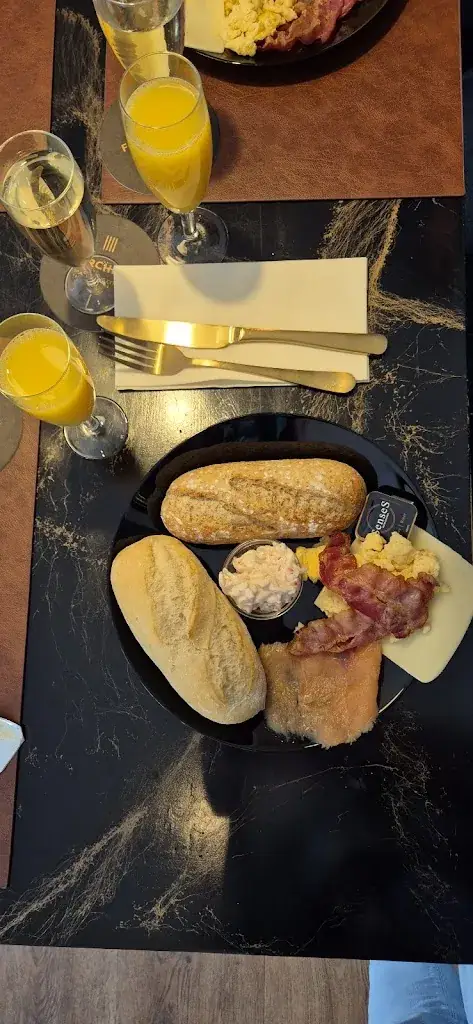 Cindy Smulders_Bistro Baroque_Pelt_review