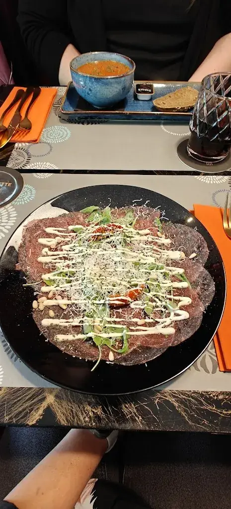 Sanne Schouteden_Bistro Baroque_Pelt_review