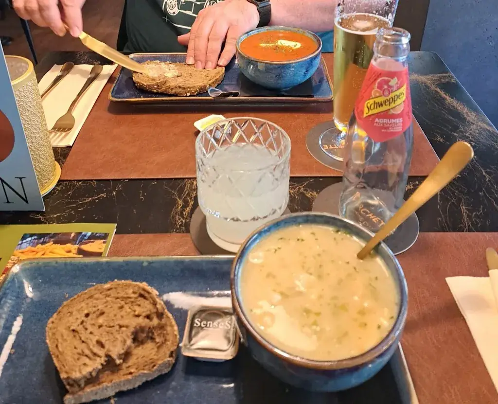 Tom Franssen_Bistro Baroque_Pelt_review